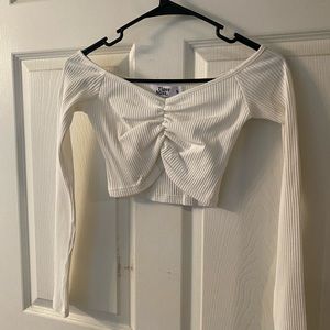 White long sleeve crop